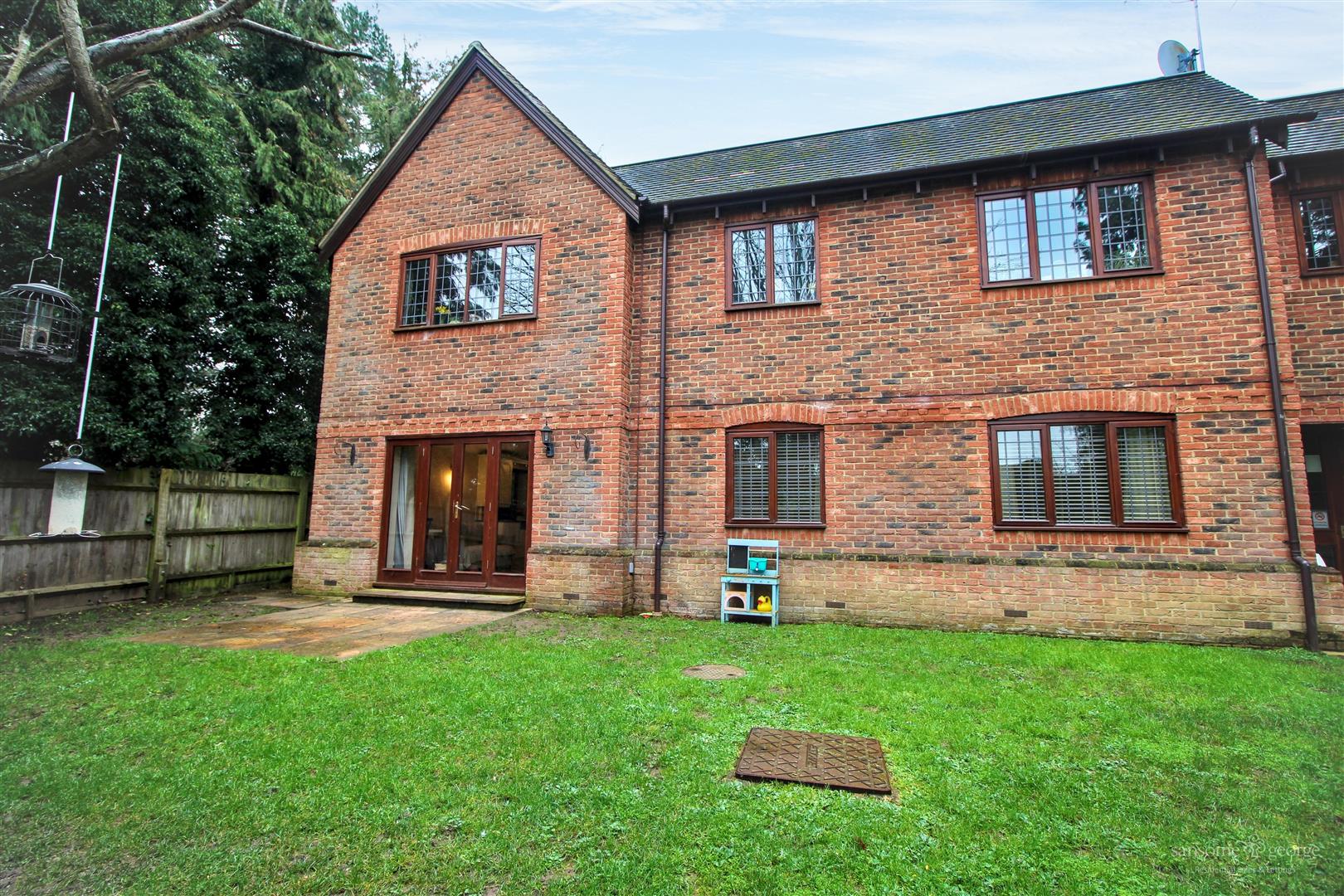 Denefield Gardens, Tilehurst, Reading